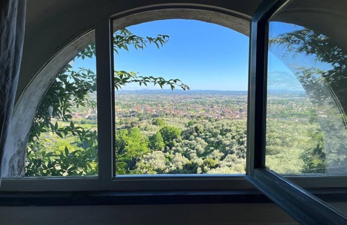 Buggiano Apartment | Apartment in eighteenth-century villa