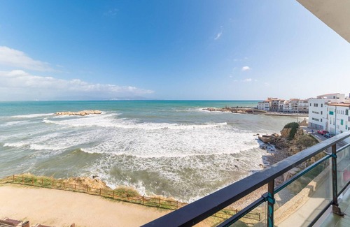 L'Escala Apartment | Apartment in L'Escala with Stunning Sea Views