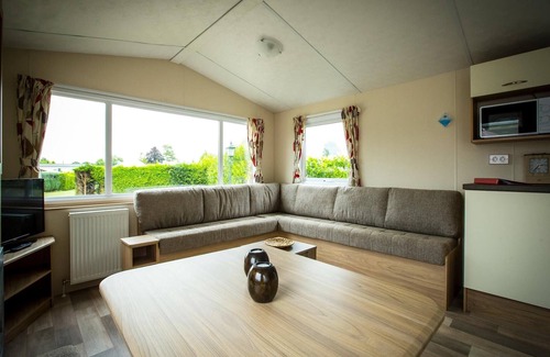 Udenhout Ski Chalet | Apartment in Netherlands near key attractions