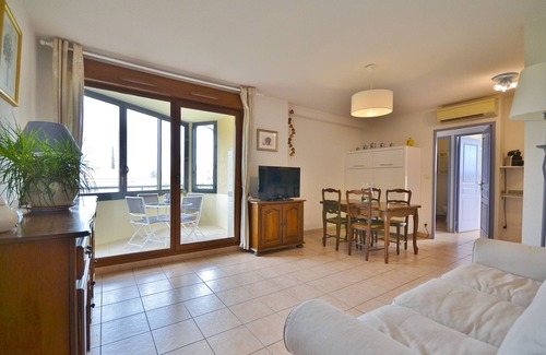 Uzes Apartment | Apartment in residence with swimming pool and parking