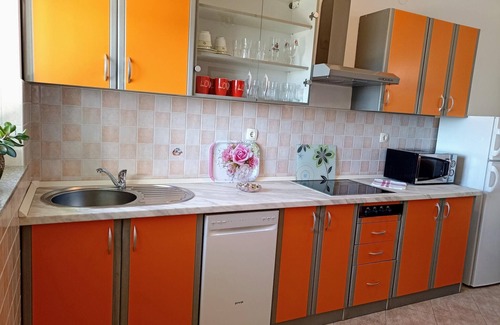 Senj Apartment | Apartment in Senj near the Sea & Pool