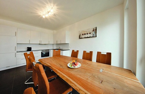 Gartenstadt Apartment | Apartment in Strausberg Near Straussee Lake