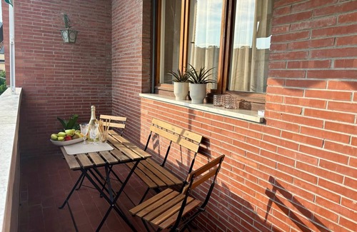 Carrara Apartment | Apartment in the heart of Carrara with 2 balconies and views of the city.