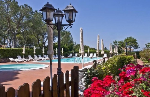 Pomaia Apartment | Apartment in Village-Residence La Pieve di Pomaia - Swimming pool - WiFi -Toscana