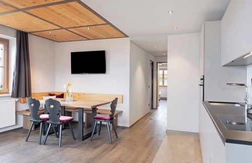 Carezza Apartment | Apartment "Angerle Alm Apt König Laurin" with Private Terrace, Shared Garden & Wi-Fi