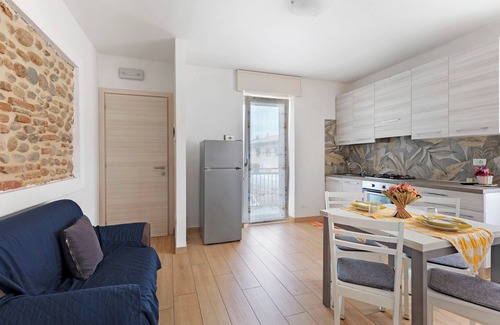 Castelnuovo del Garda Apartment | Apartment 'Pozzo Dei Desideri Asia' with Wi-Fi and Air Conditioning