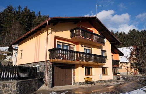 Zrece Apartment | Apartment Jorsi with Mountain View 2.