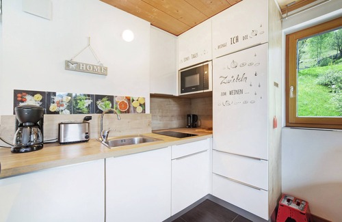 Moso in Passiria Apartment | Apartment 'Joshof Bergblick' with Mountain View, Balcony and Wi-Fi