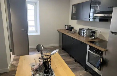 Sauveterre-de-Bearn Apartment | APARTMENT LES ANGES BEARNAIS 2, located in a medieval village