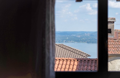 Massino Visconti Apartment | Apartment "La Casa di Annibale" suitable for large families or groups of friends