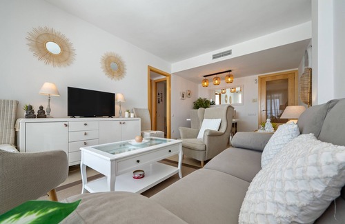 Comarruga Apartment | Apartment 'La Calma' with Sea View, Wi-Fi and Air Conditioning