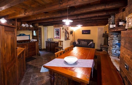 Grand Haury Apartment | Apartment "La Méizòn de Felise - La Méizón" with Mountain View, Shared Garden & Wi-Fi