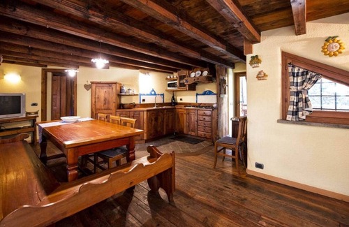 Grand Haury Apartment | Apartment "La Méizòn de Felise - La Méizón" with Mountain View, Shared Garden & Wi-Fi