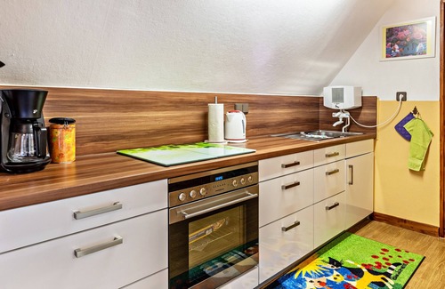 Tengen Apartment | Apartment "La Rose" with Shared Garden & Wi-Fi