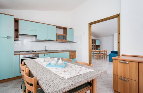 Sas Linnas Siccas Apartment | Apartment 'La Vela Blu' with Shared Pool, Wi-Fi and Air Conditioning