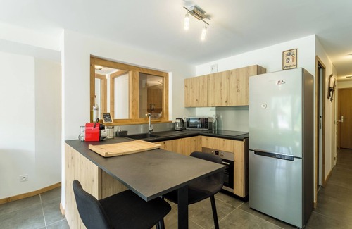 Le Grand-Bornand Apartment | Apartment 'Le Barat'ski' with Mountain View, Private Terrace and Wi-Fi