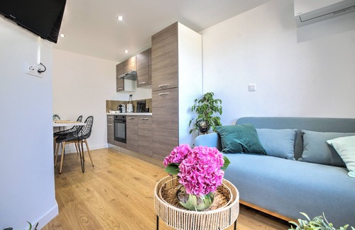 Montagne Apartment | Apartment 'Le Nid Du Charmant' with Private Garden, Wi-Fi and Air Conditioning