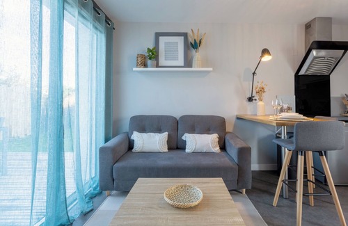 Erdeven Apartment | Apartment "Le Studio" with Private Garden & Wi-Fi