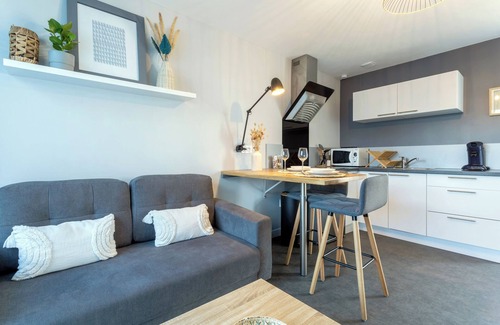 Erdeven Apartment | Apartment "Le Studio" with Private Garden & Wi-Fi