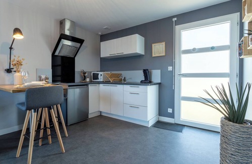 Erdeven Apartment | Apartment "Le Studio" with Private Garden & Wi-Fi