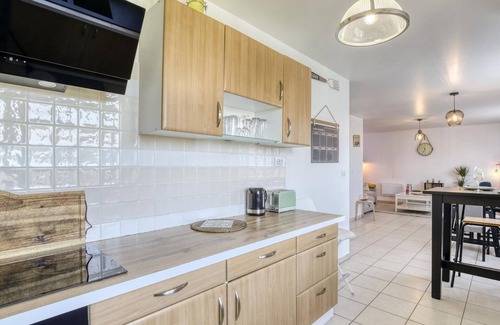 Goussainville Apartment | Apartment Le Thillay, 3 bedrooms, 6 persons