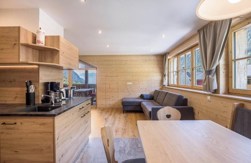 Valles Apartment | Apartment 'Lechnerhof Schöne Aussicht' Near the Ski Area with Mountain View, Wi-Fi, Balcony & Garden