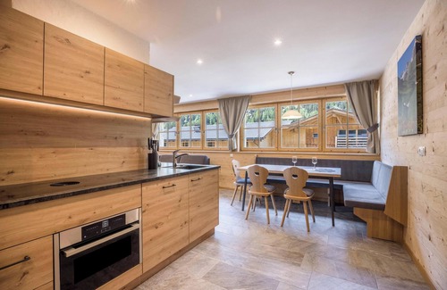 Valles Apartment | Apartment 'Lechnerhof Schöne Aussicht' Near the Ski Area with Mountain View, Wi-Fi, Balcony & Garden