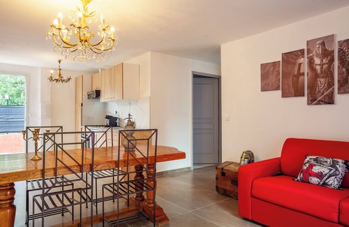 Ginasservis Apartment | Apartment "Les Salons du Bastier 3" with Shared Pool & Wi-Fi