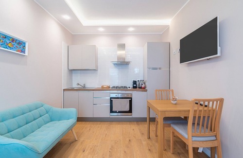 Santa Lucia Apartment | Apartment 'Luciana' with Private Terrace, Wi-Fi and Air Conditioning