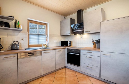 Schuttertal Apartment | Apartment 'Maisonette-ferienwohnung 1, 70qm' with Private Terrace, Shared Garden and Wi-Fi