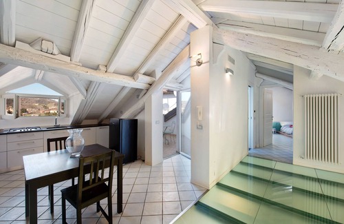 Ovada Apartment | Apartment 'Maria's Home' with Private Terrace, Balcony and Air Conditioning