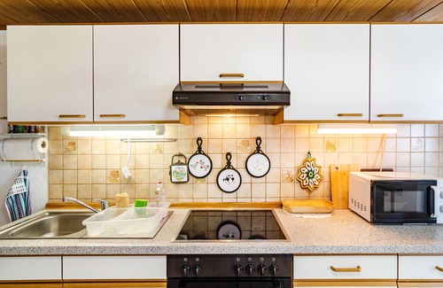 Stammen Apartment | Apartment 'Mit Herz' with Shared Terrace, Shared Garden and Wi-Fi