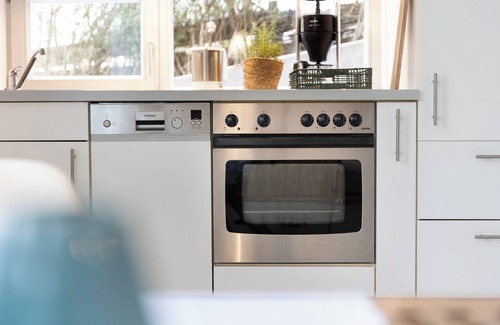 Windach Apartment | Apartment 'Modernes Ammersee' with Private Terrace, Private Garden and Wi-Fi