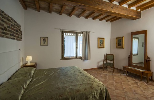 Laterina Apartment | Apartment near Florence with 3 acres of open space, barbecue, on-site restaurant and pool