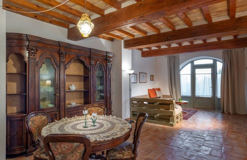 Laterina Apartment | Apartment near Florence with 3 acres of open space, barbecue, on-site restaurant and pool