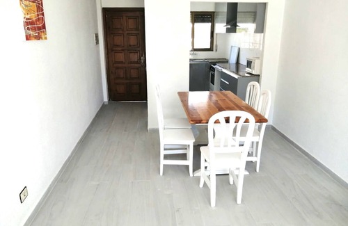 Peniscola Apartment | Apartment near the beach, shared pool, wifi, private parking.