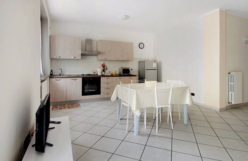 Diano d'Alba Apartment | Apartment "nelle Langhe" with Balcony & Wi-Fi