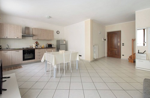 Diano d'Alba Apartment | Apartment "nelle Langhe" with Balcony & Wi-Fi