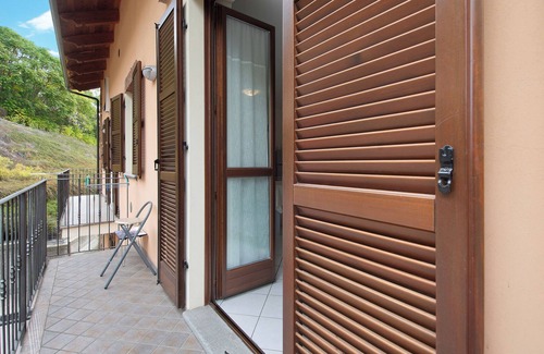 Diano d'Alba Apartment | Apartment "nelle Langhe" with Balcony & Wi-Fi