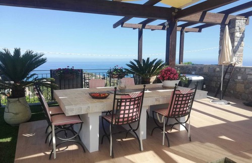 Poggi House | Apartment Olimpia is located on the ground floor of a beautiful villa sleepes 6