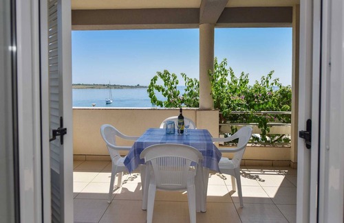 Novalja Apartment | Apartment on first floor with sea view