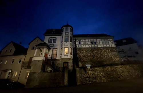 Hoehr-Grenzhausen Apartment | Apartment Orchidee - Living room/bedroom - Apartments in the Château d'Esprit
