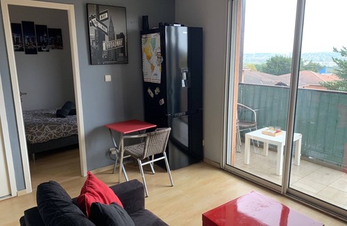 Cote Pavee Apartment | Apartment overlooking the city of space and swimming pool