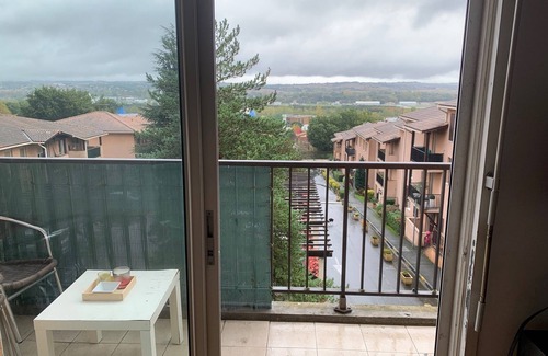 Cote Pavee Apartment | Apartment overlooking the city of space and swimming pool