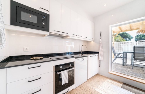 Son Moll Apartment | Apartment 'Paraíso De Son Moll' with Private Terrace, Wi-Fi and Air Conditioning