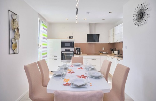 Znjan Apartment | Apartment Pax by Litto