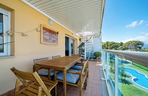 Cap de Salou Apartment | Apartment 'Penthouse Fonoll' with Sea View, Shared Pool and Air Conditioning