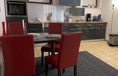 Polch Apartment | Apartment Petra - 2-bed apartment with shower and bath, 1 bedroom