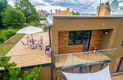 Vrsovice Apartment | Apartment Pod Sychrovem