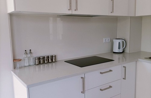 Vila Nova de Foz Coa Apartment | Apartment 'Valley Apartamentos T1' with Mountain View, Wi-Fi and Air Conditioning